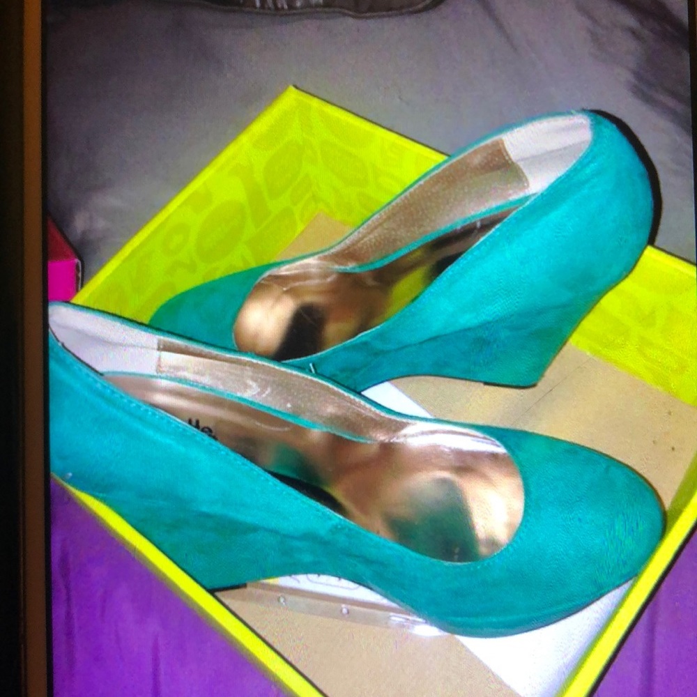 Charlotte Russe ( wedge heels )